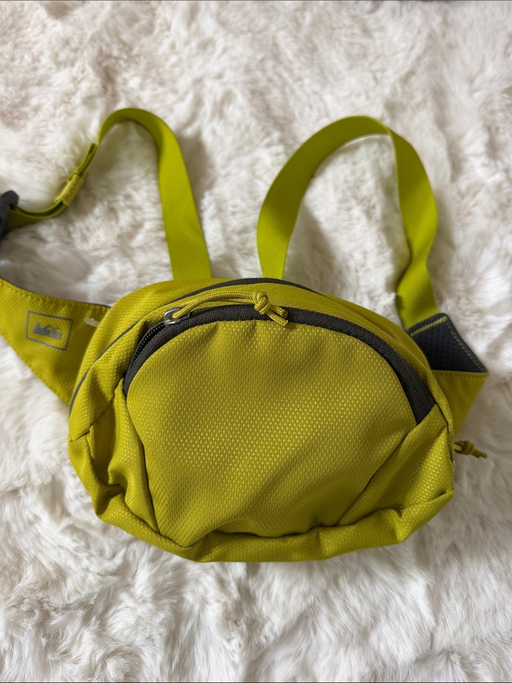 REI NWOT Compact Lime Green Crossbody Belt Bag